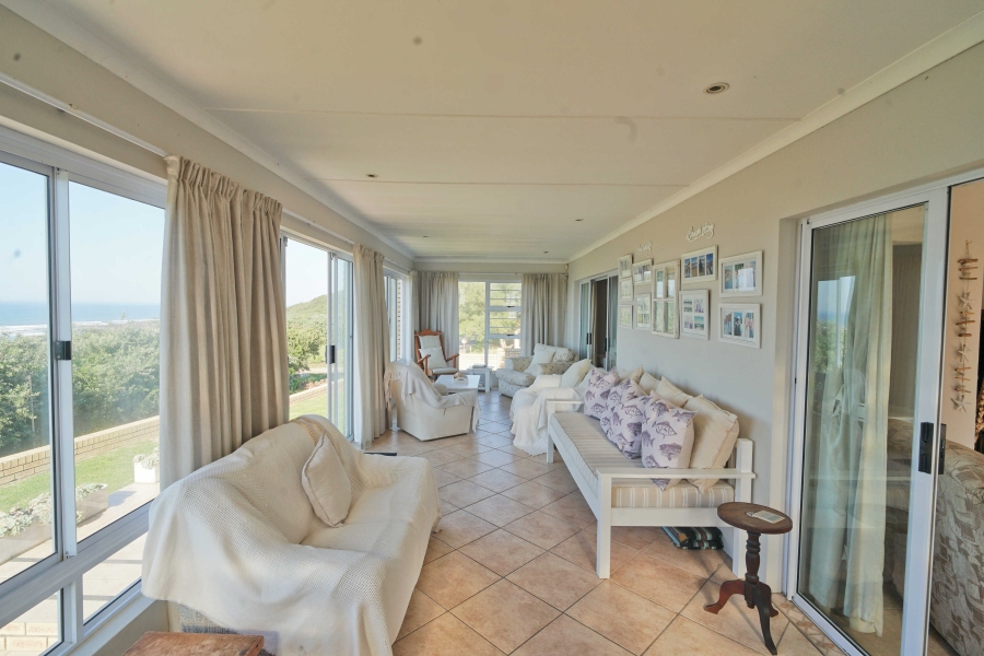 5 Bedroom Property for Sale in Kaysers Beach Eastern Cape